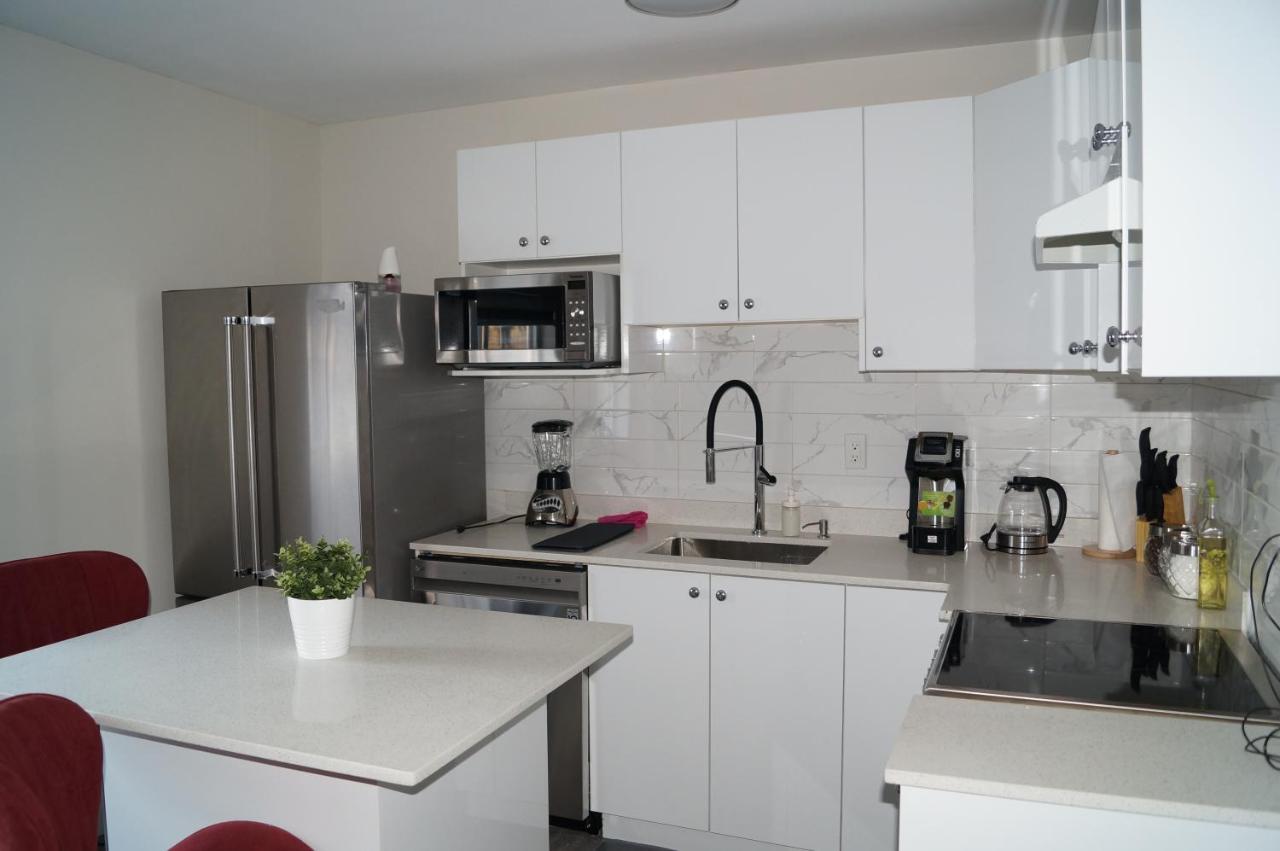 Ground Level One Bedroom Suite Surrey Dış mekan fotoğraf